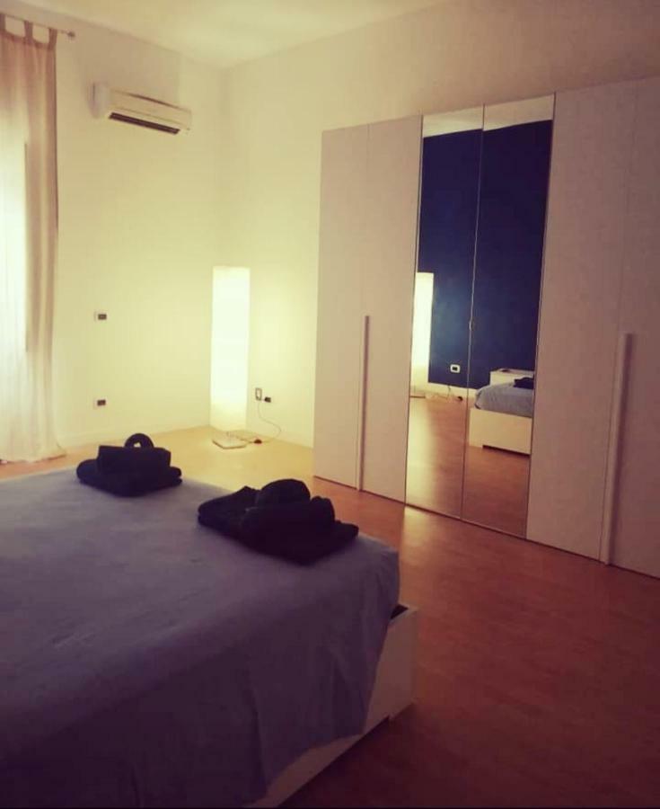 Geneva'S Apartment Таранто Екстериор снимка