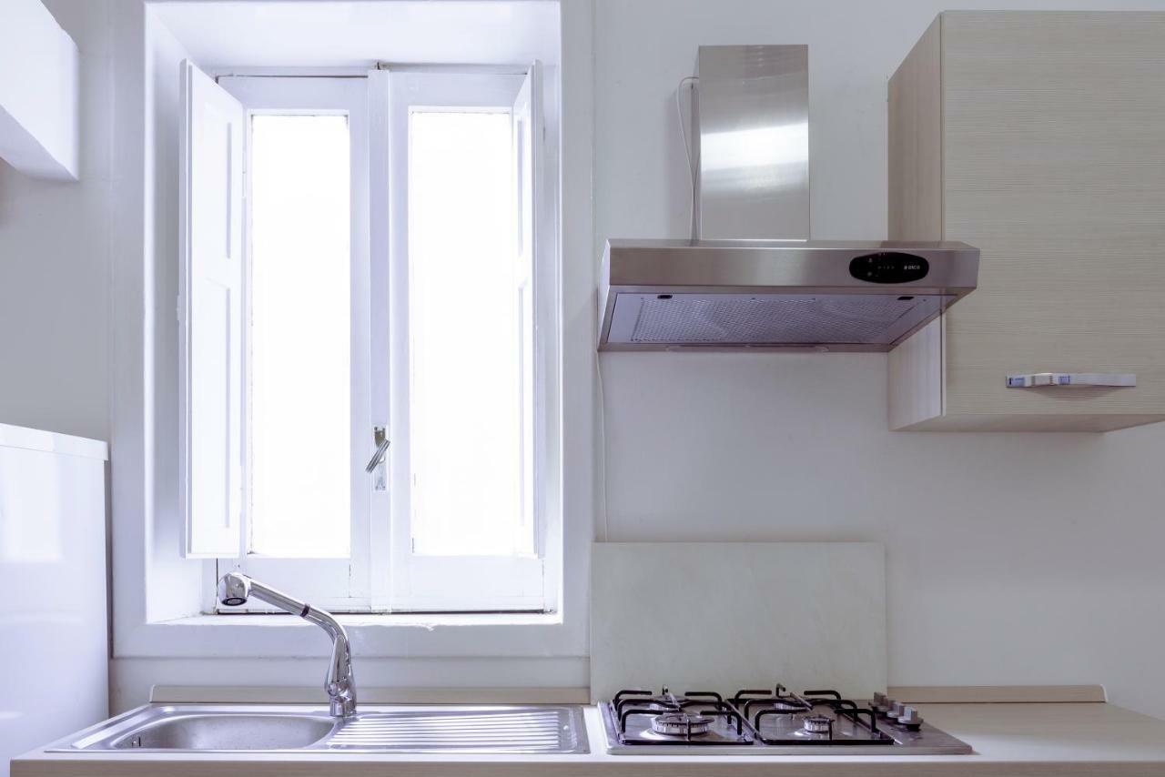 Geneva'S Apartment Таранто Екстериор снимка